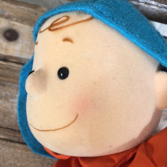 Vintage Peanuts Charlie Brown Movable Musical Doll - It’s a Small World Music - Picture 8 of 10